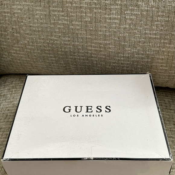 Women GUESS High Heels SIZE 7.5M Color Cream. - Picture 4 of 5